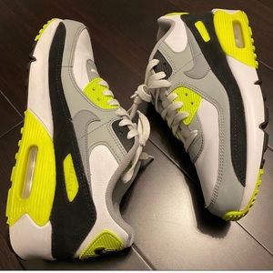 Nike air max actual size is y7 but fit like womens 8.5.